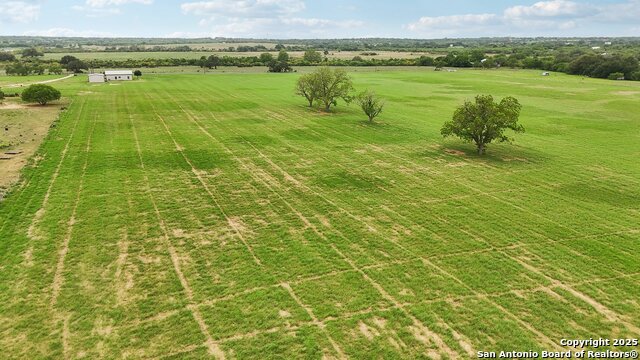 12885 La Vernia Rd Property Photo 4