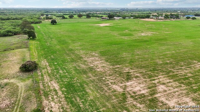 12885 La Vernia Rd Property Photo 6