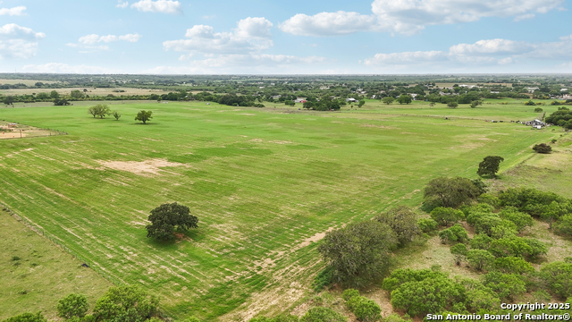 12885 La Vernia Rd Property Photo 8