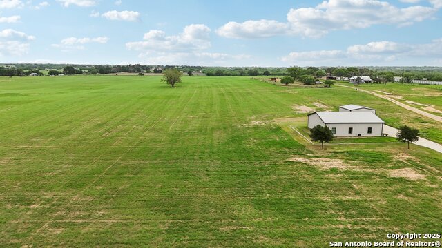 12885 La Vernia Rd Property Photo 9