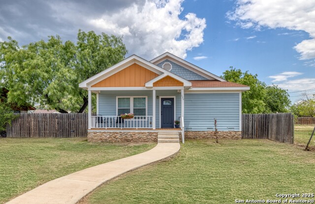 120 W Brazos Property Photo 1