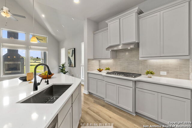 28319 Frank Terrace Property Photo 5
