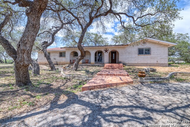 5804 W Us Highway 90 Property Photo 1