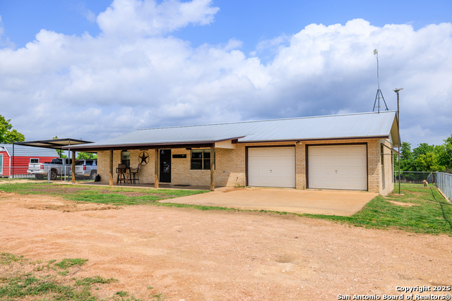 2050 Adj Lane Property Photo