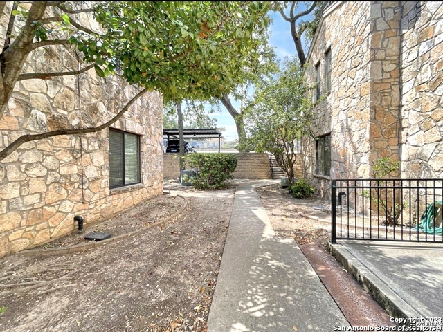 11520 Huebner Rd Property Photo