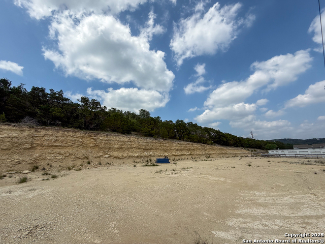 687 Valley Haven Property Photo 4