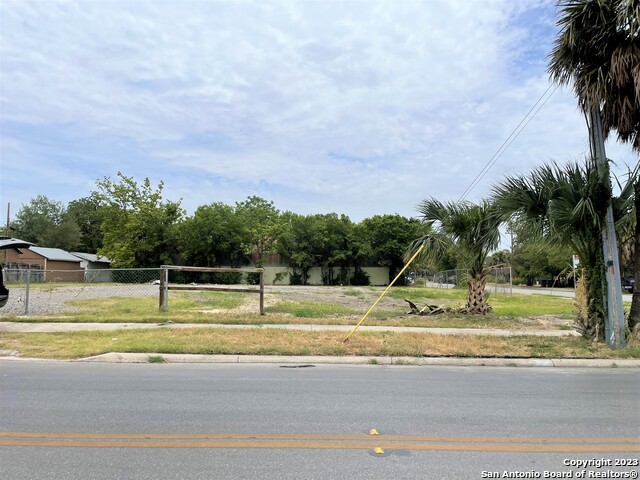 107 DENVER BLVD Property Photo 1