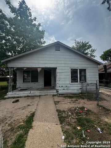 806 Holt St