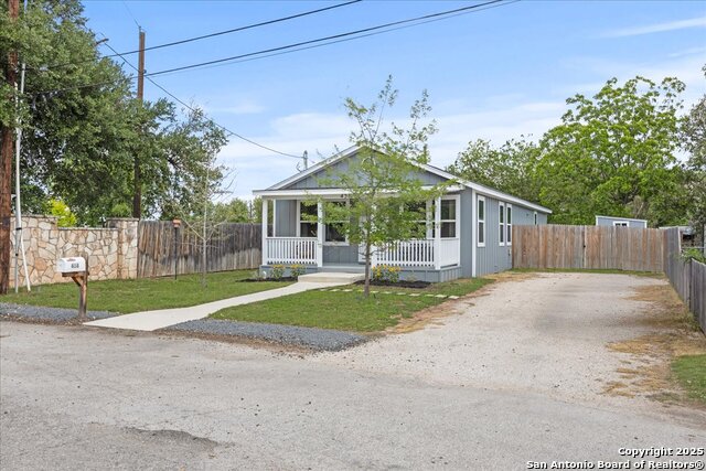 458 Seele Property Photo 1