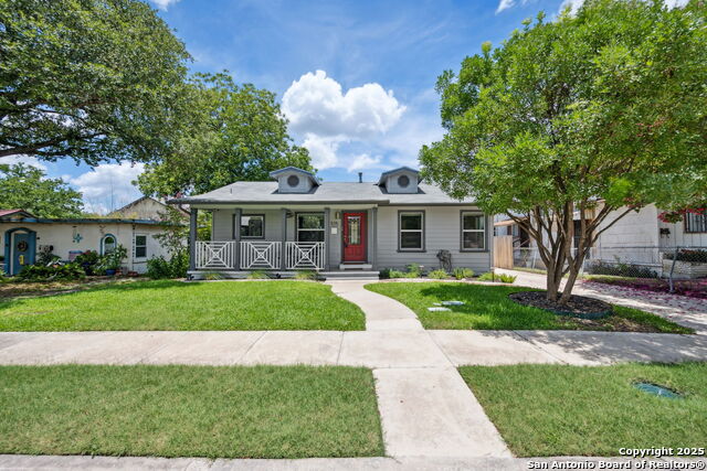 515 Queen Anne Property Photo 1