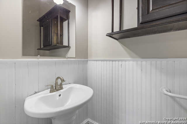 2024 S Flores Property Photo 10