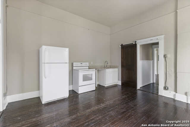 2024 S Flores Property Photo 44