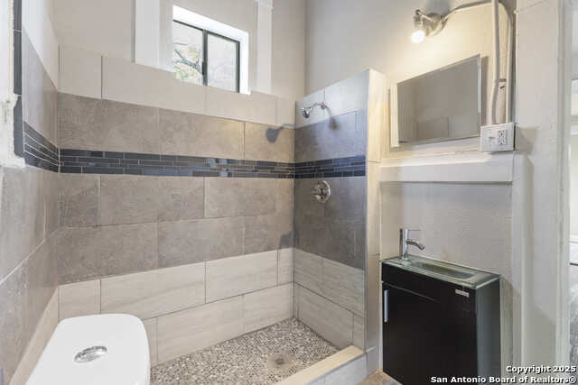 2024 S Flores Property Photo 45