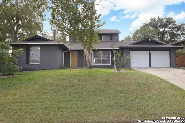 4615 Golf View Property Photo 1