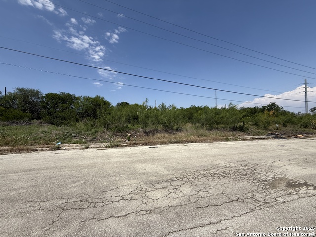 209 Jenull Property Photo 2