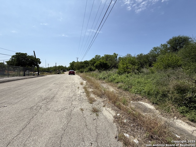 209 Jenull Property Photo 4