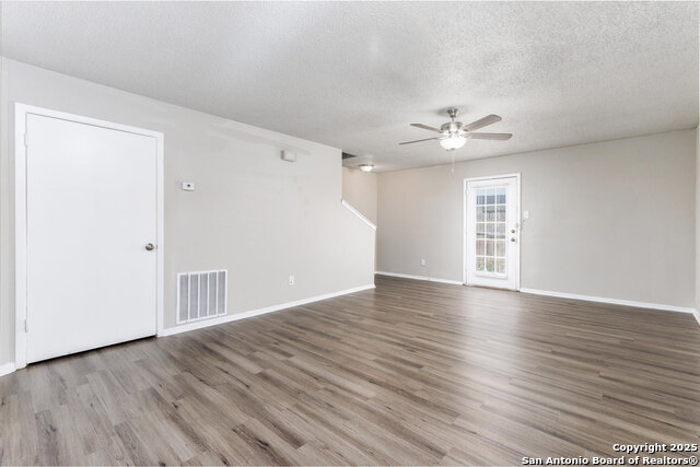 554 Dukeway Property Photo 7