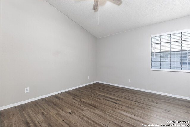 554 Dukeway Property Photo 13