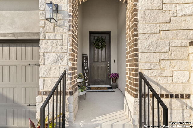 1527 Balcones Fault Property Photo 3