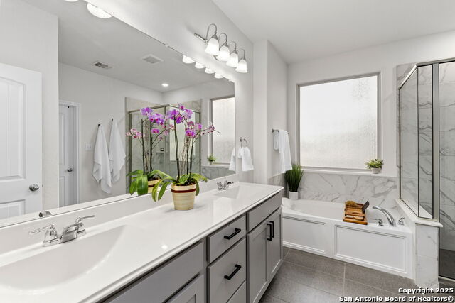 1527 Balcones Fault Property Photo 17