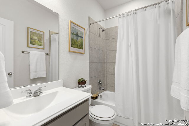 1527 Balcones Fault Property Photo 24