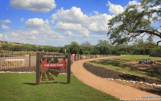 1527 Balcones Fault Property Photo 34