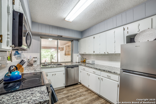 10931 Whisper Valley Property Photo 9