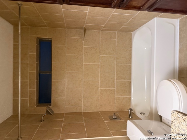 10529 Starcrest Property Photo 5