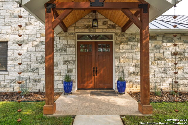 1133 Horseshoe Falls Property Photo 1