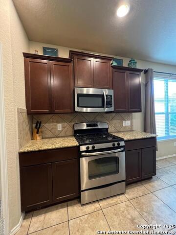 1227 Stable Glen Property Photo 3