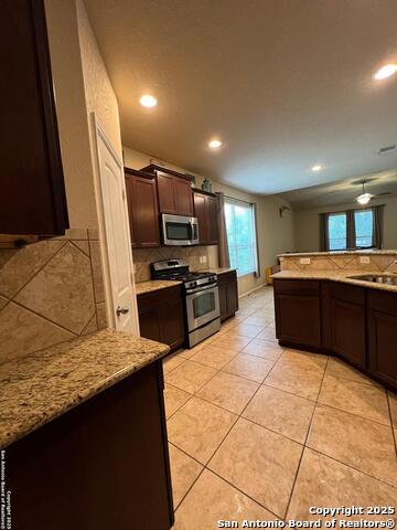 1227 Stable Glen Property Photo 4