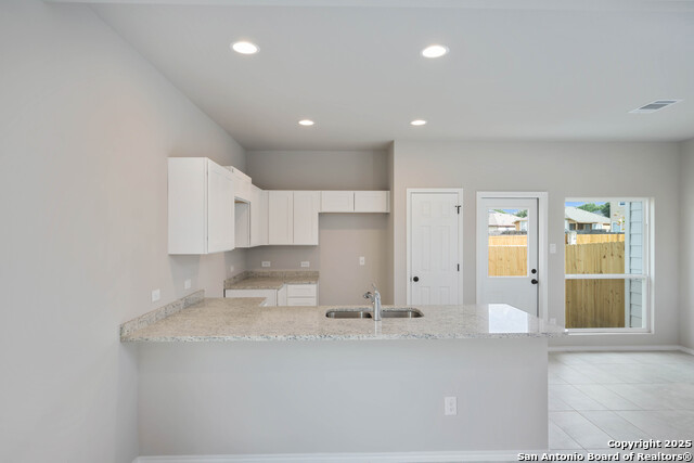 8627 Valentina Property Photo 8
