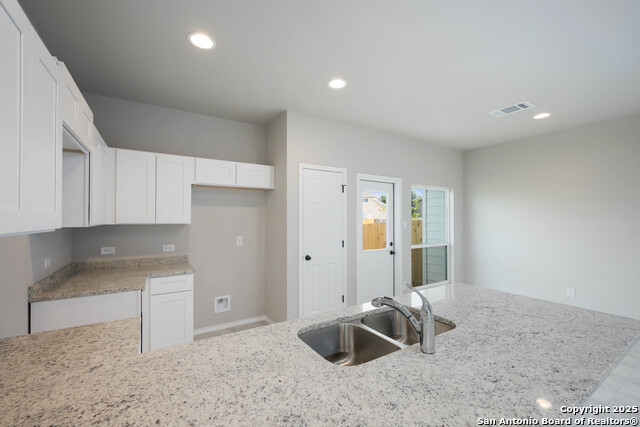 8627 Valentina Property Photo 11