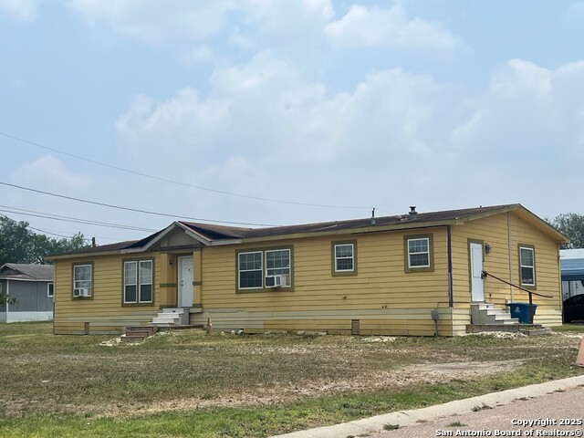 109 Rosa St Property Photo 1