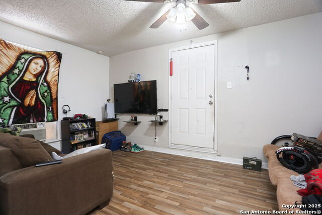 311 W Malone Ave Property Photo 3