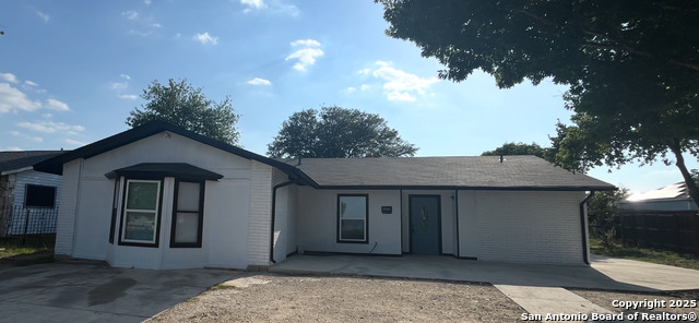 8901 Bowline Property Photo 1