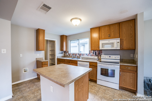9843 Barhill Bay Property Photo 17