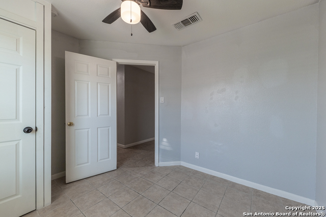 7642 Oak Chase Property Photo 3