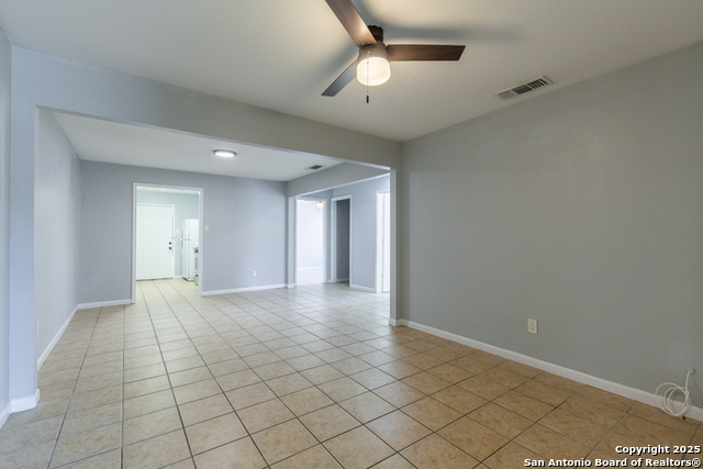 7642 Oak Chase Property Photo 4