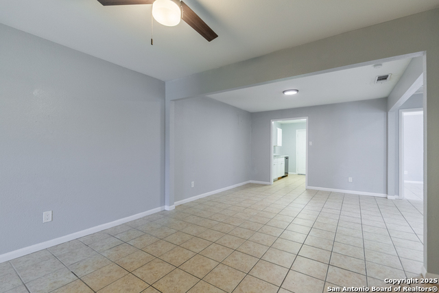 7642 Oak Chase Property Photo 5