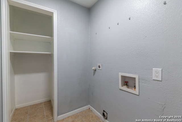 7642 Oak Chase Property Photo 18