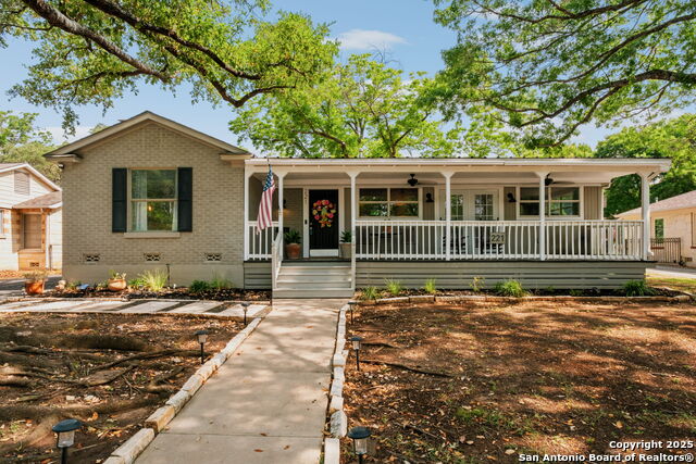 221 Calumet Property Photo 1
