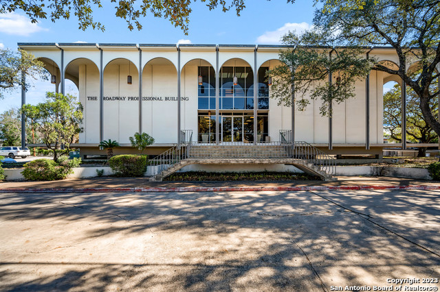 8100 Broadway Property Photo 1