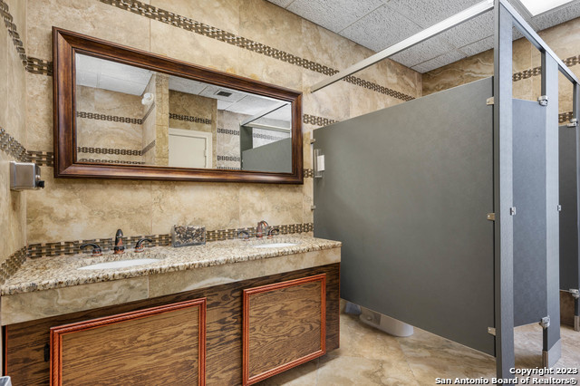 8100 Broadway Property Photo 13