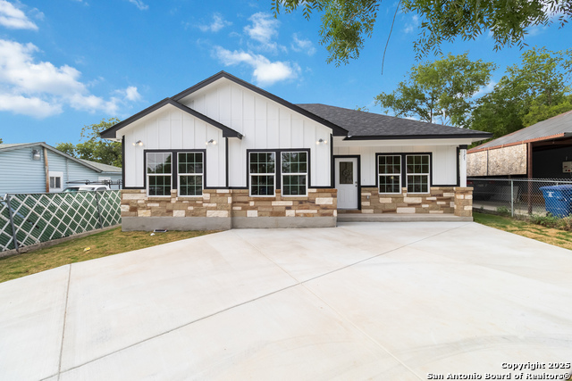 127 Hopi Property Photo 1