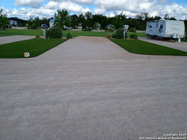 4584 Us 290 Property Photo 1