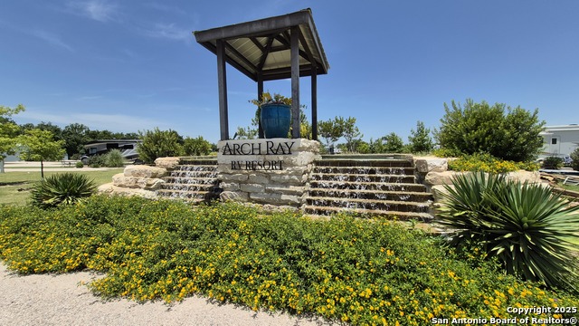 4584 US 290 Property Photo 1