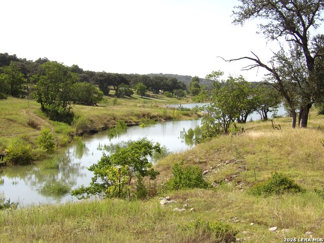 995 Five Oaks Property Photo 6