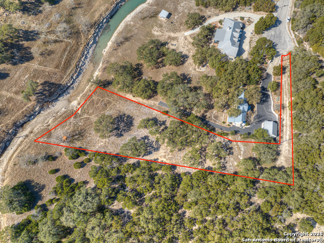 995 Five Oaks Property Photo 11