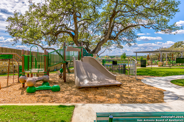 13507 Valjean Ave Property Photo 14
